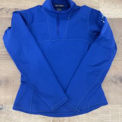 Woman’s Arc’teryx Medium Zip-up Sweatshirt 