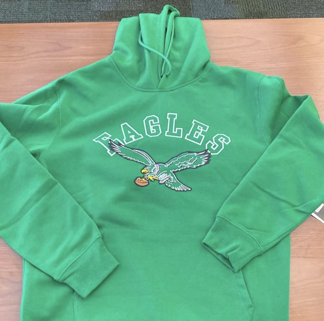 PHILADELPHIA EAGLES MENS KELLY GREEN HEART AND SOUL LONG SLEEVE HOODIE SIZE L