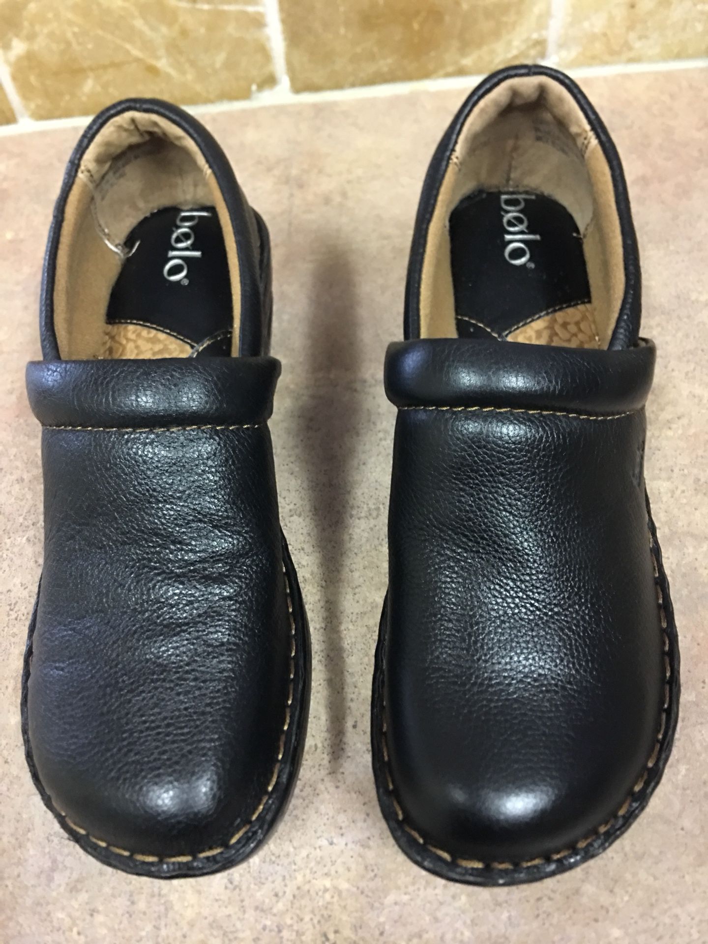 Ladies Bolo leather shoes size 8.5