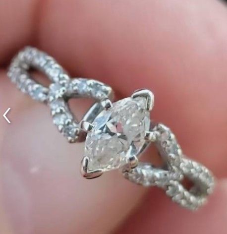 Gorgeous 14k White Gold Engagement Ring Was Close To $3000 Selling For $1000
