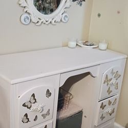 Antique Style Vanity