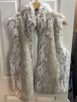 Adorable Off White Faux Fur Vest Jacket
