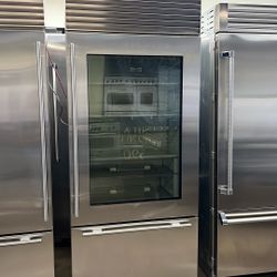 SUB ZERO 36”WIDE BUILT IN STAINLESS STEEL BOTTOM FREEZER 