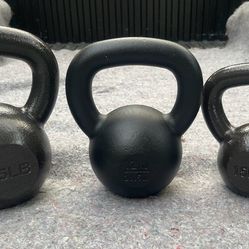 SET OF KETTLEBELLS  :  ( 35lb.  /  26lb.  /  15lb. )