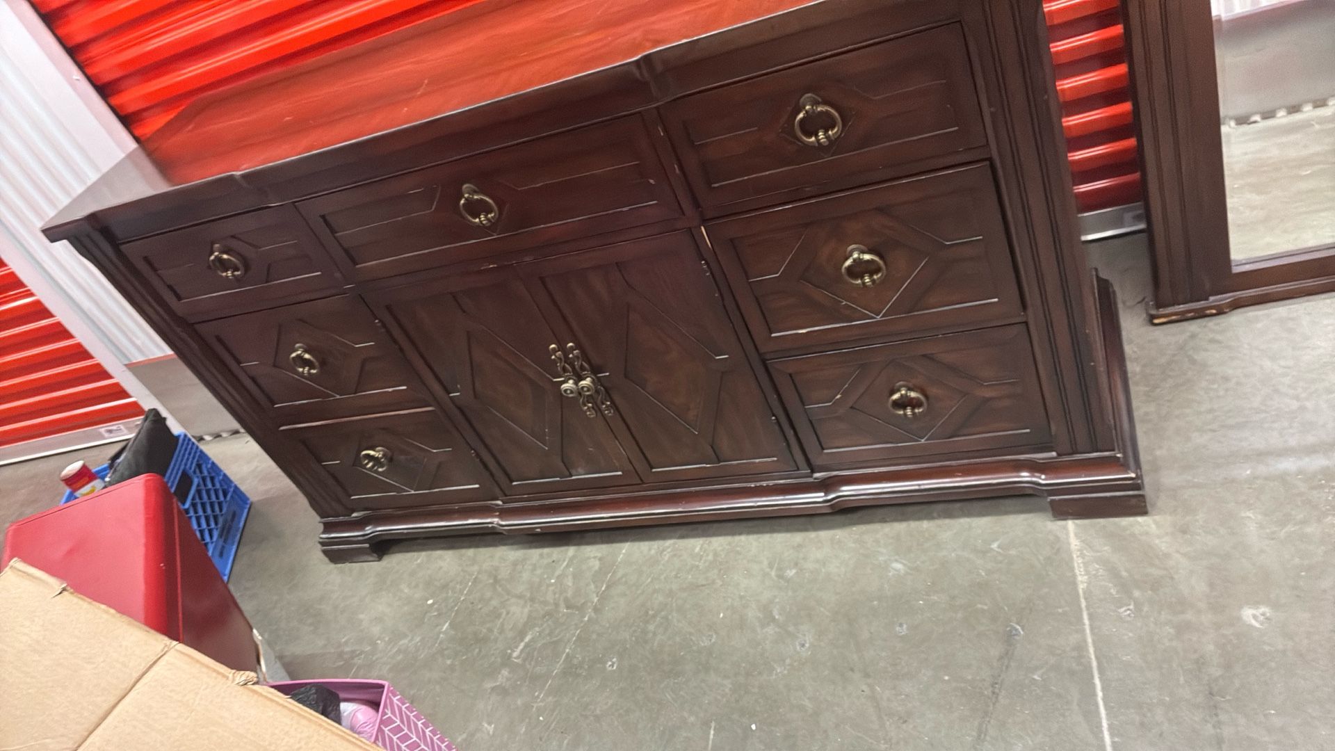 Ur ill 6 foot dresser and mirror and Federal