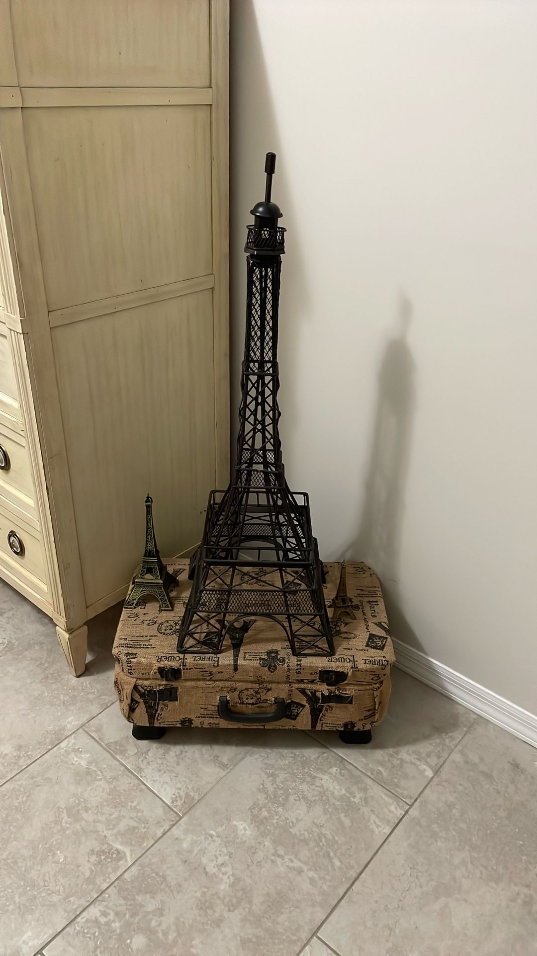 12x34” Eiffel Tower Decoration