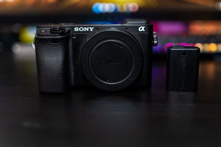 Sony A6400 In Excellent Condition 