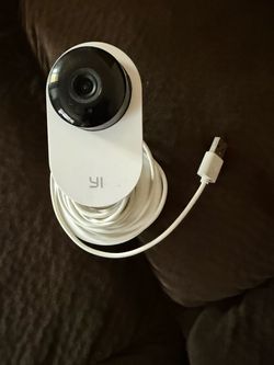 YI Indoor Security Camera with USB Cable