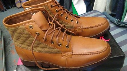 Brown tennshoes