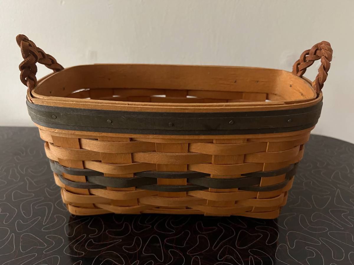 Longaberger 1997 Collectors Club Welcome Home Basket