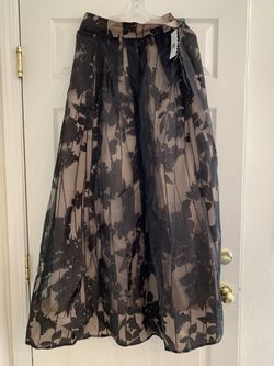 Skirt size 4