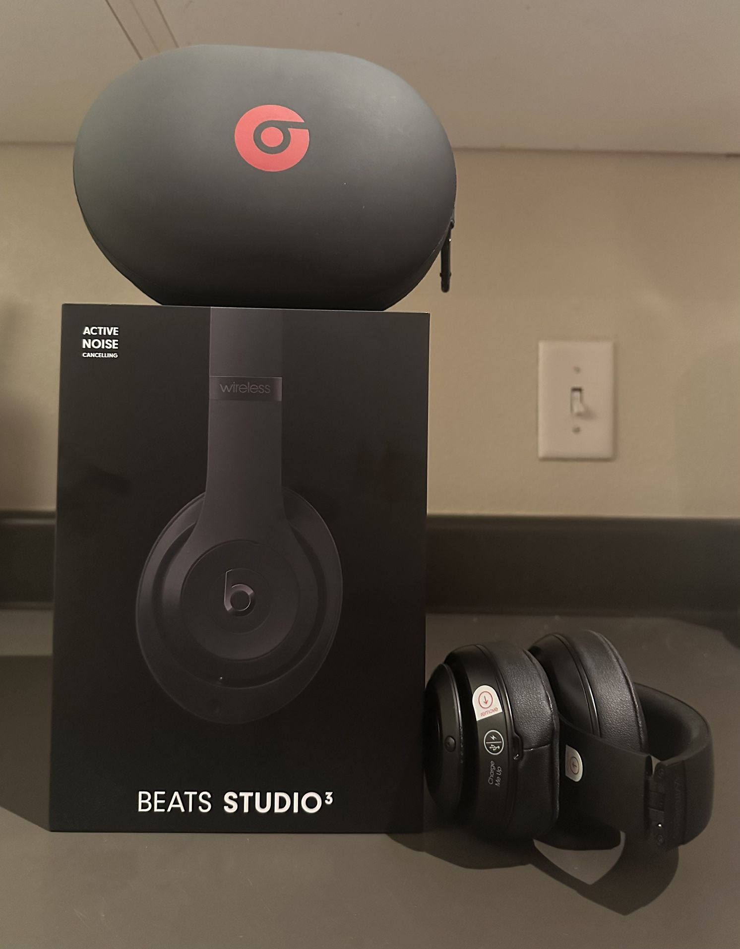 Beats Studio3 Wireless Noise Cancelling Over-Ear Headphones - Matte Black