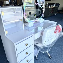 White Hello Kitty Vanity 