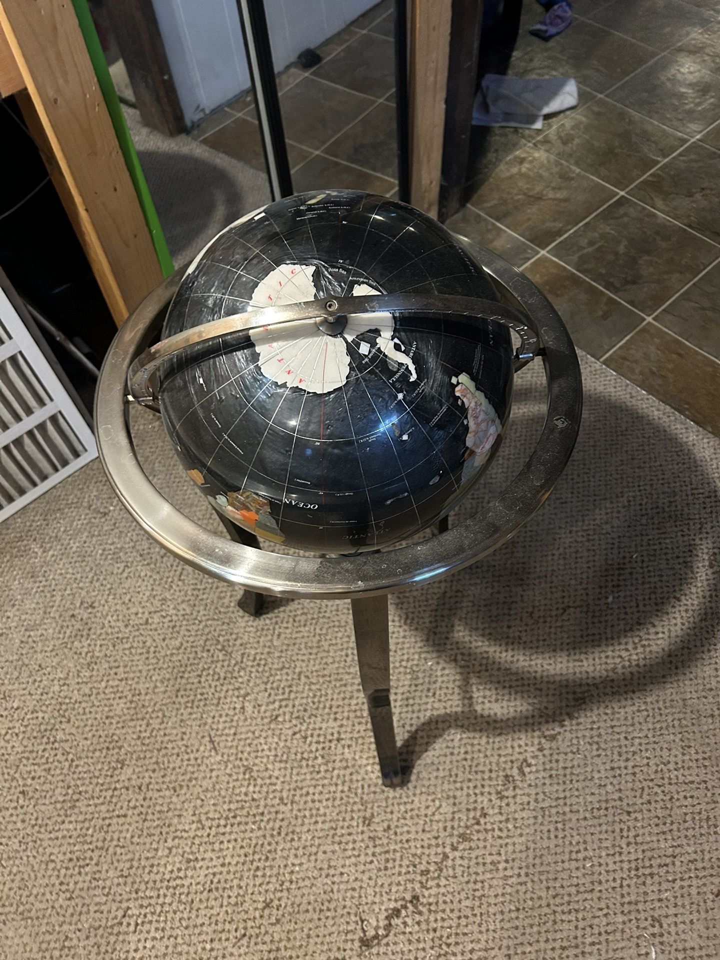 Gyroscope Globe