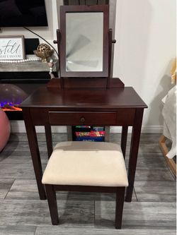 Makeup vanity  set