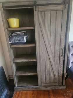Gabinet farmhouse style