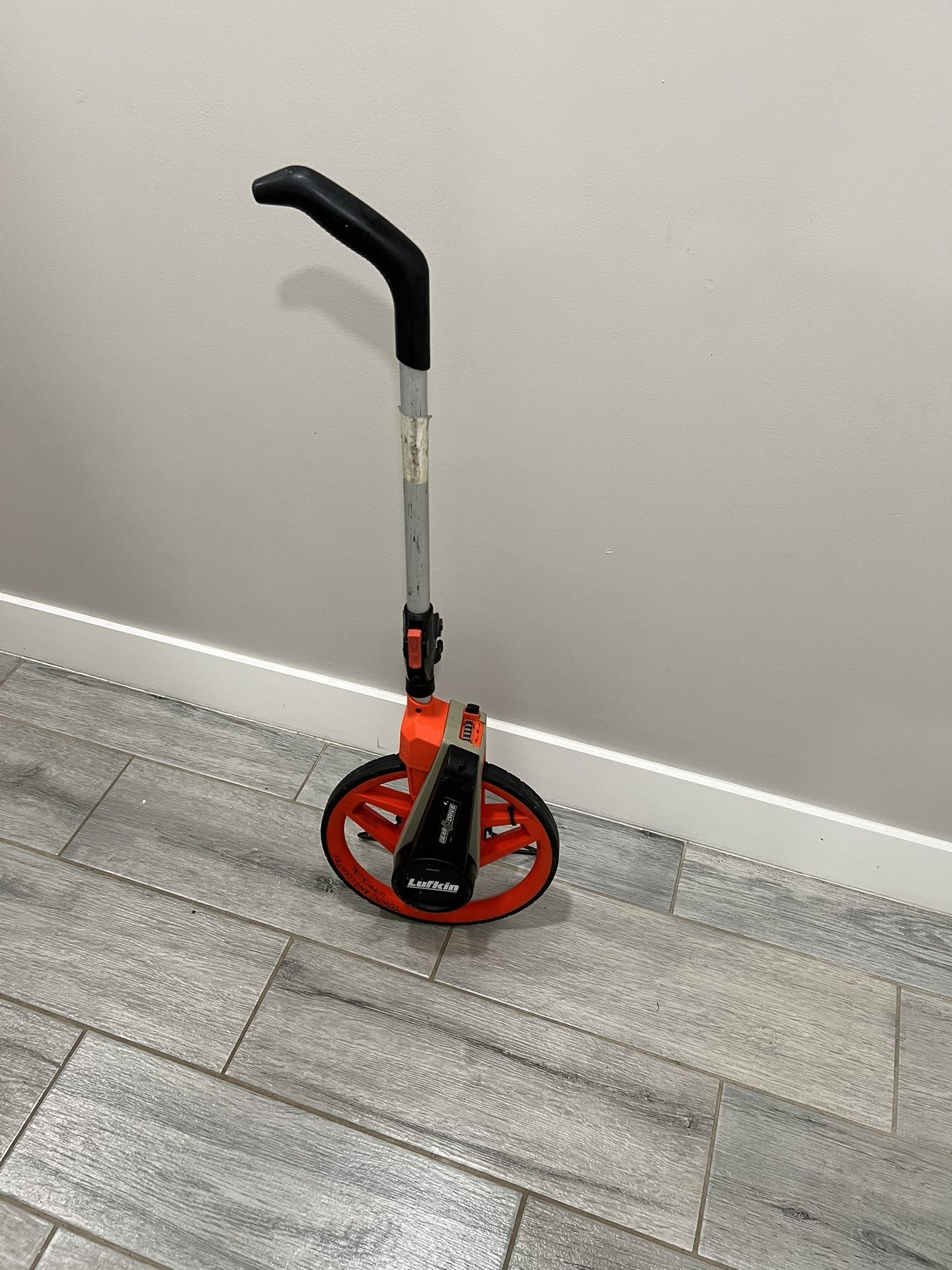 Lufkin Crescent Lufkin 12" Professional Centerline SAE Measuring Wheel - PSMW48CL In Good Condition