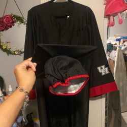 UH cap & gown