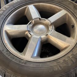 Tires And Rims 275 55 R20 Like New 
