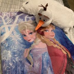 Child Size Frozen Sleeping Bag With Olaf Pillow