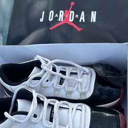 Jordan 11s Retro Low Size 11.5