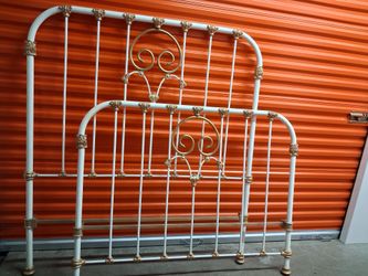 BEAUTIFUL  WHITE &  GOLD IRON HEAD BOARDS