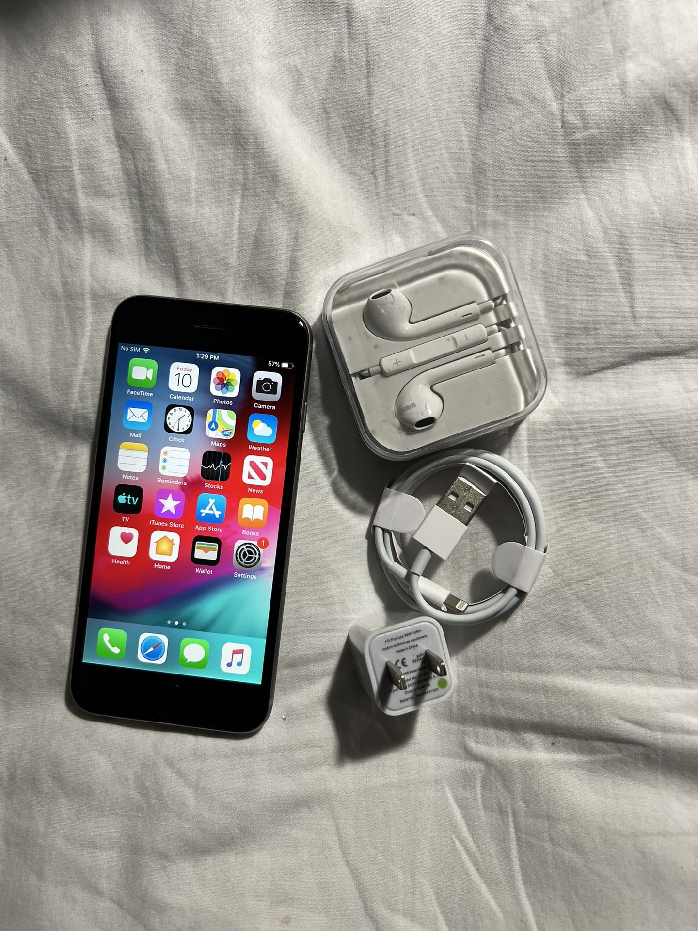 Apple iPhone 6 gray 16gb Unlocked for any carrier