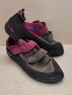 Stealth 5.10 Rock Climbing Shoes Size 8.5