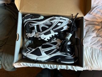Men Balenciaga Runners