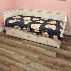 IKEA Day Bed! One Mattress,Very Clean Conditions 