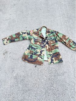 US Army camouflage jacket size large name, Smith
