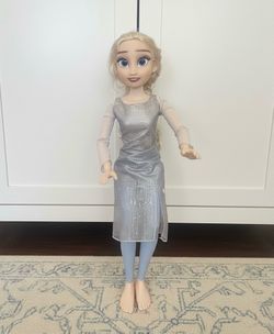 DISNEY Frozen 32” Elsa Doll With Ice Powers