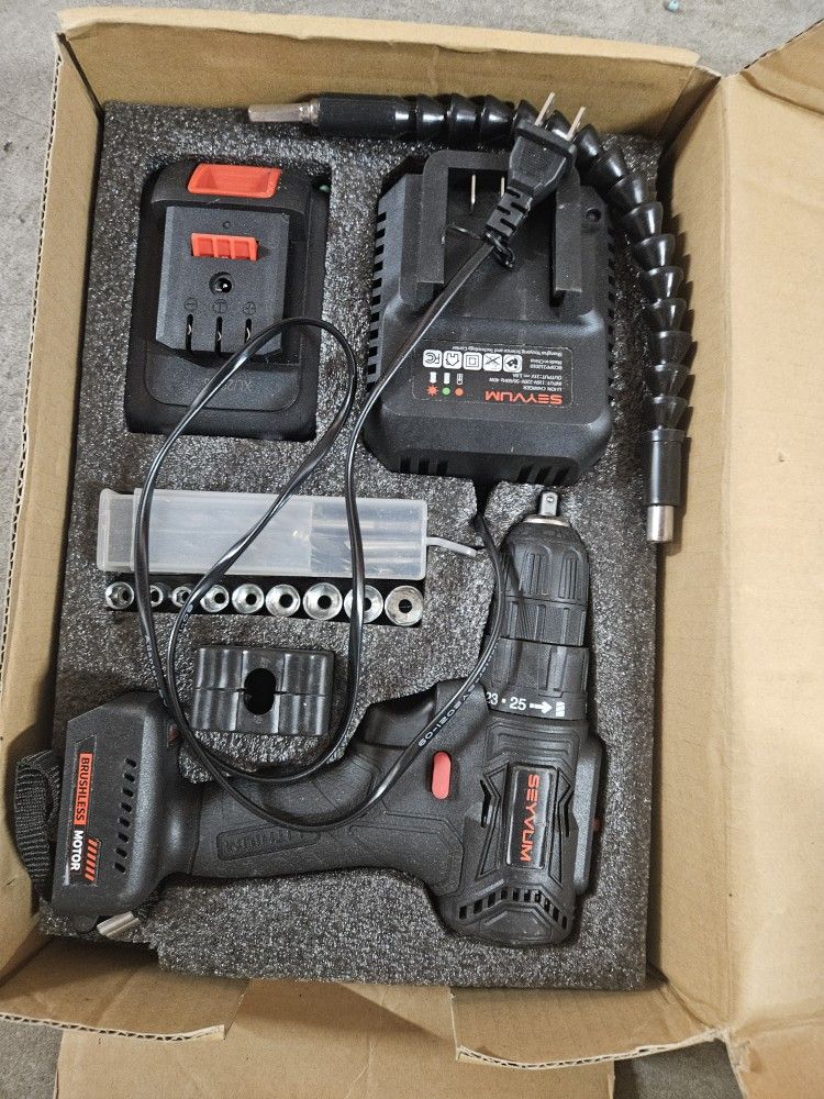 Seyvum P10 21v Cordless Drill Set