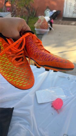 Soccer cleats