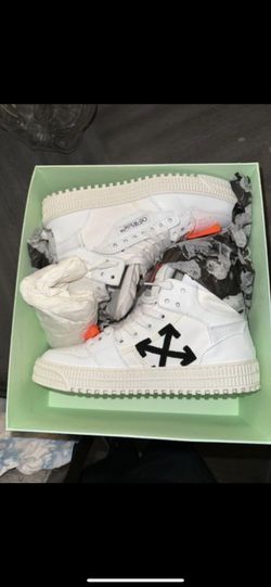 OFF COURT OFF-WHITE