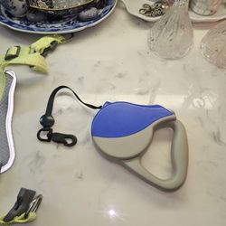 SMALL DOG  BODY COLLAR AND EXPANDABLE LEASH