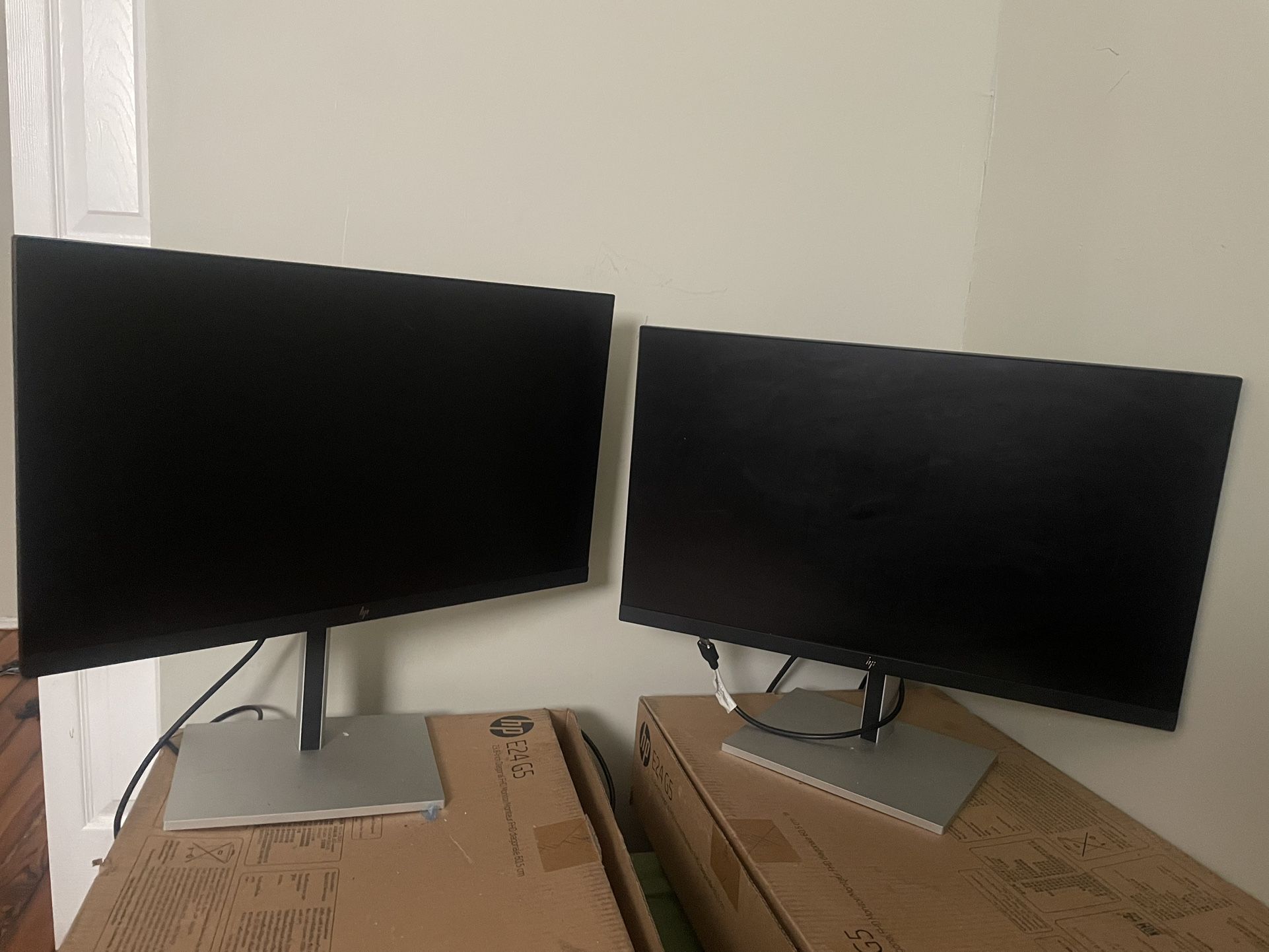 TWO HP MONITORS FOR THE PRICE OF 1