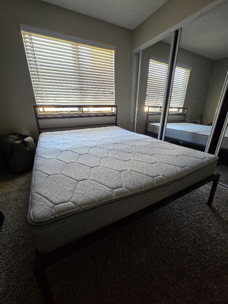 METAL BED FRAME