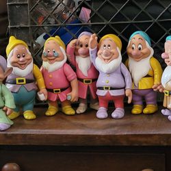 7 Dwarfs Frim Snow White 
