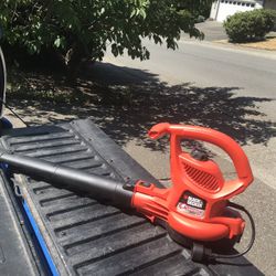 Electric Cord Black and Decker Leaf Hog Blower Floor Sweep Like New $45 Each Home House Landscaping Yard Garden
