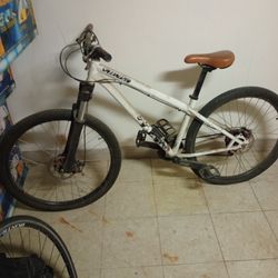 Specialized Mountain Bike (Heavy Duty)