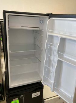 Igloo Mini Fridge Irf32bk 3 2 Cu Ft Re X7881 For Sale In Cedar Park Tx Offerup