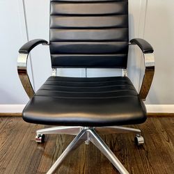 Rolling Desk Chair (black leather)
