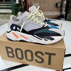 Yeezy 700 Waverunner Size 10
