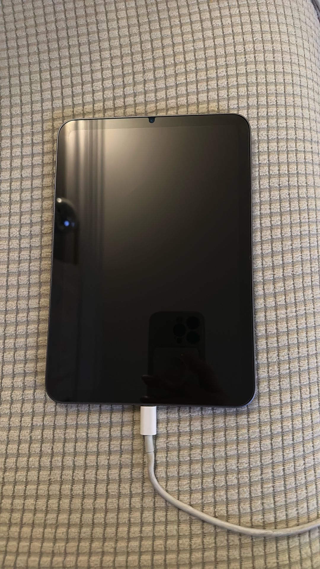 Apple iPad Mini 6th Gen 256GB + Keyboard Cover & Pen