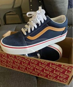 NEW Vans Women 7 Men 5.5 With box