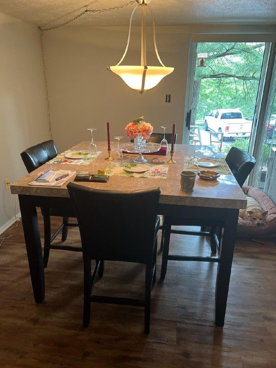 Dining Room Table And Chairs. 