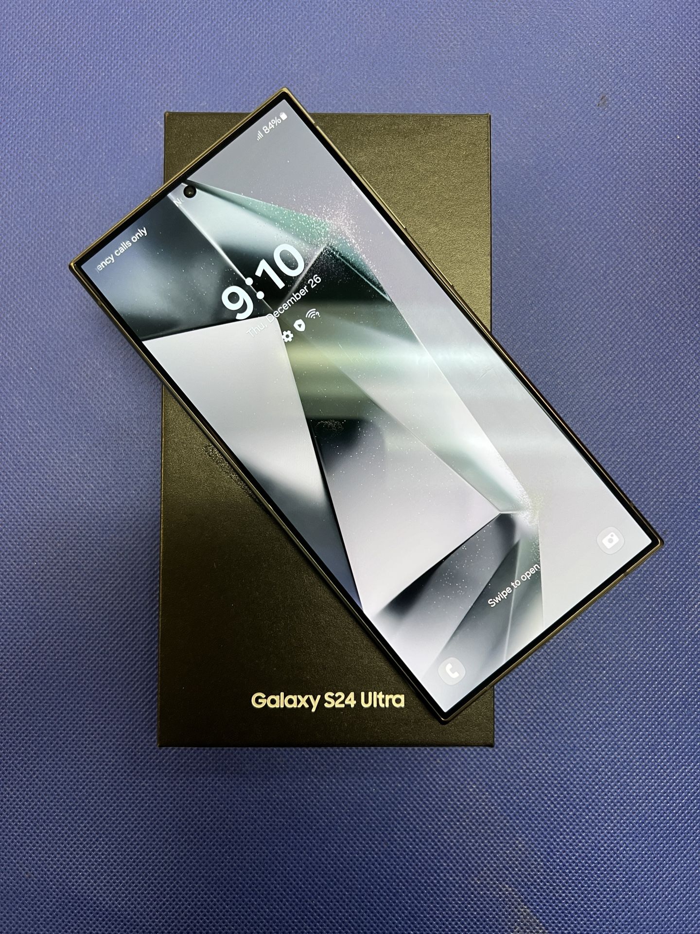 Mint Condition Samsung Galaxy S24 Ultra Factory Unlocked 512GB