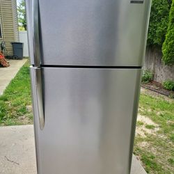 Frigidaire Refrigerator 18cu Stainless Steel 