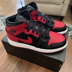 Nike Air Jordan 1 Mid GS Banned